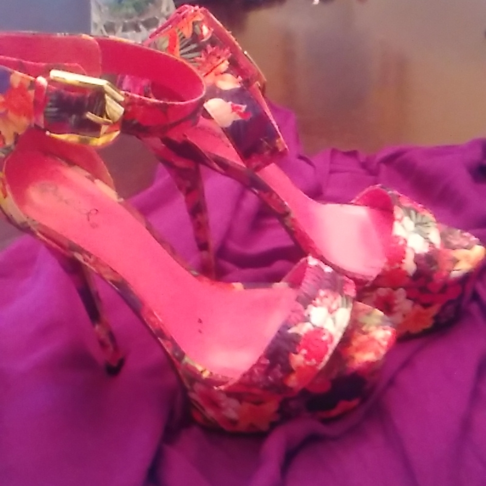 Cupid, size 8 satin floral print 6" platform stilettos! Only worn twice.
